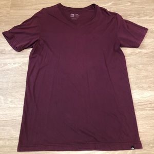 Quiksilver Mens Medium V-Neck T-Shirt
